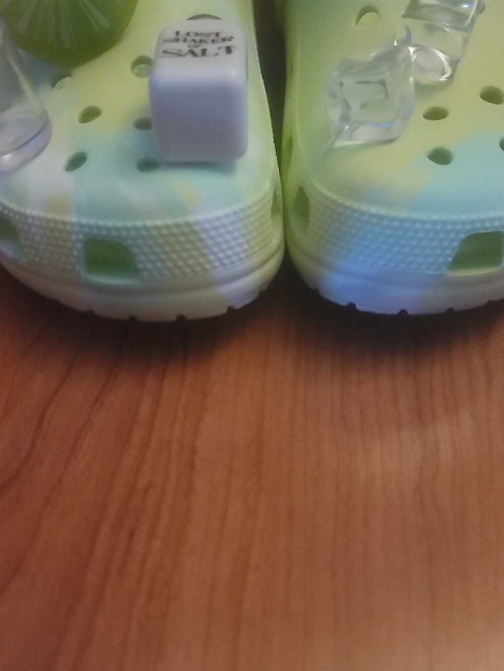 Margaritaville Crocs W10 View 3